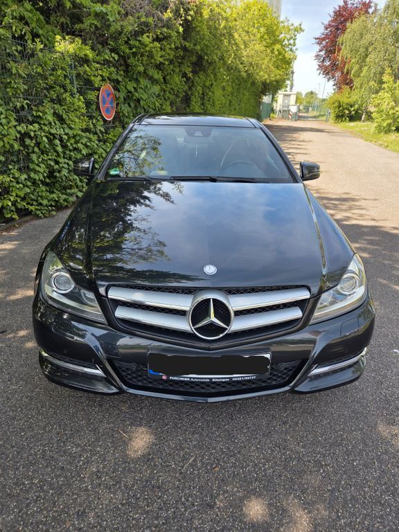 Schwarz Gebraucht 2012 Mercedes C200 Coupé | 9.200 € (Superpreis) - Bild 1/4