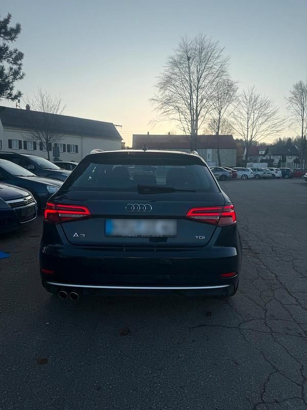 Gebraucht Audi A3 149 PS (109 kW) 2017 Blau Limousine