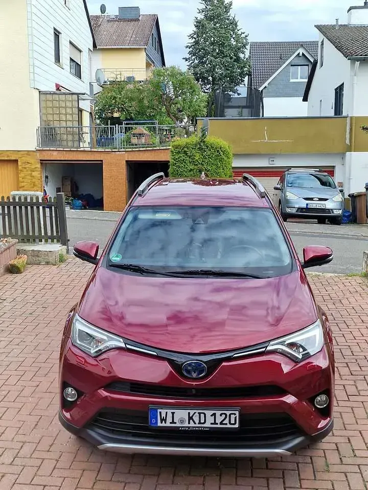 Gebraucht Toyota RAV4 Hybrid Team 155 PS (114 kW) 2018 Rot SUV