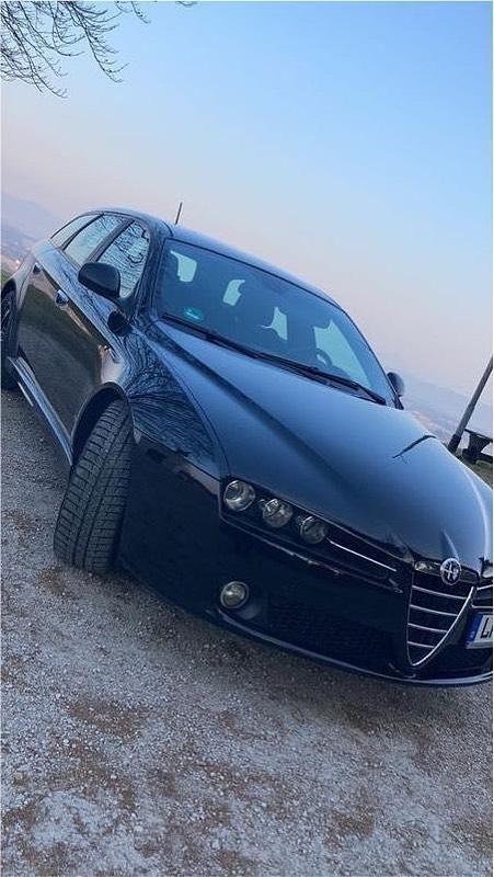 Schwarz Gebraucht 2010 Alfa Romeo 159 Ti Kombi | 5.500 € (Fairer Preis) - Bild 1/4