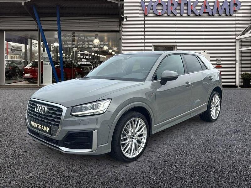 Quantumgrau (metallic) Gebraucht 2020 Audi Q2 S-Line SUV | 27.490 € (Teuer) - Bild 1/4