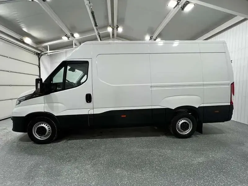 Gebraucht Iveco Daily 156 PS (114 kW) 2024 Weiß Van