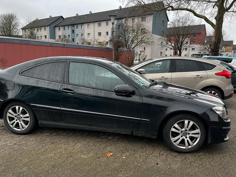 Gebraucht Mercedes CLC180 143 PS (105 kW) 2010 Schwarz Kleinwagen