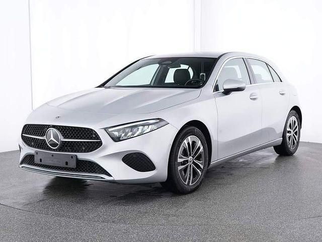 Iridiumsilber metalliclack Gebraucht 2023 Mercedes A200 Limousine | 29.700 € (Fairer Preis) - Bild 1/4
