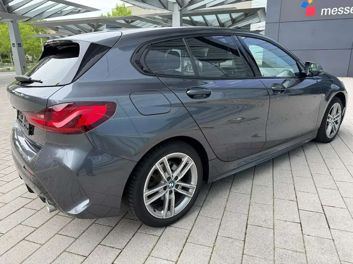 Gebraucht BMW 118 M Sport 150 PS (110 kW) 2021 Mineralgrau metallic (b39) Kleinwagen