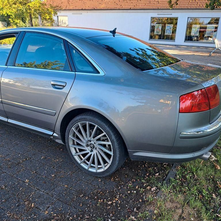 Grau Gebraucht 2003 Audi A8 Limousine | 4.500 € (Guter Preis) - Bild 1/4