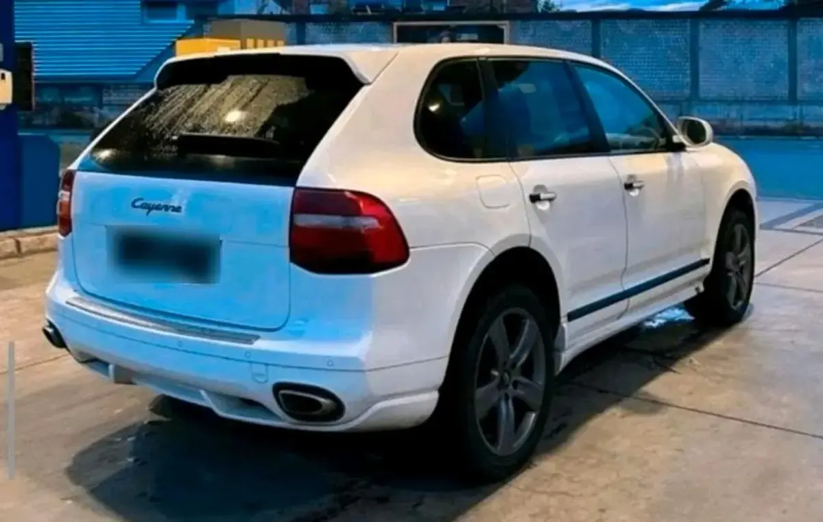 Gebraucht Porsche Cayenne 240 PS (176 kW) 2010 Weiß SUV
