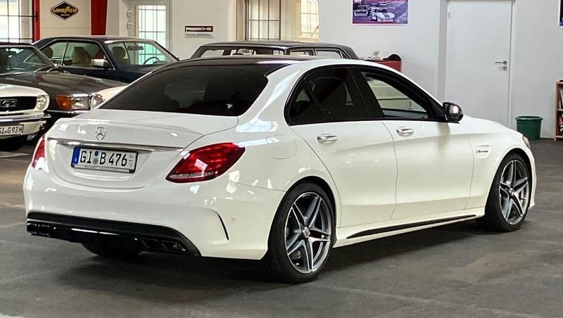 Weiß Gebraucht 2017 Mercedes C63 AMG AMG Limousine | 45.500 € (Fairer Preis) - Bild 1/4