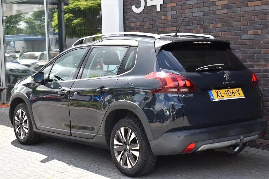 Gebraucht Peugeot 2008 110 PS (80 kW) 2018 Grau SUV