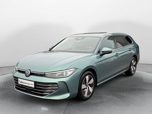 Gebraucht VW Passat Business 150 PS (110 kW) 2024 Grünschwarz Kombi