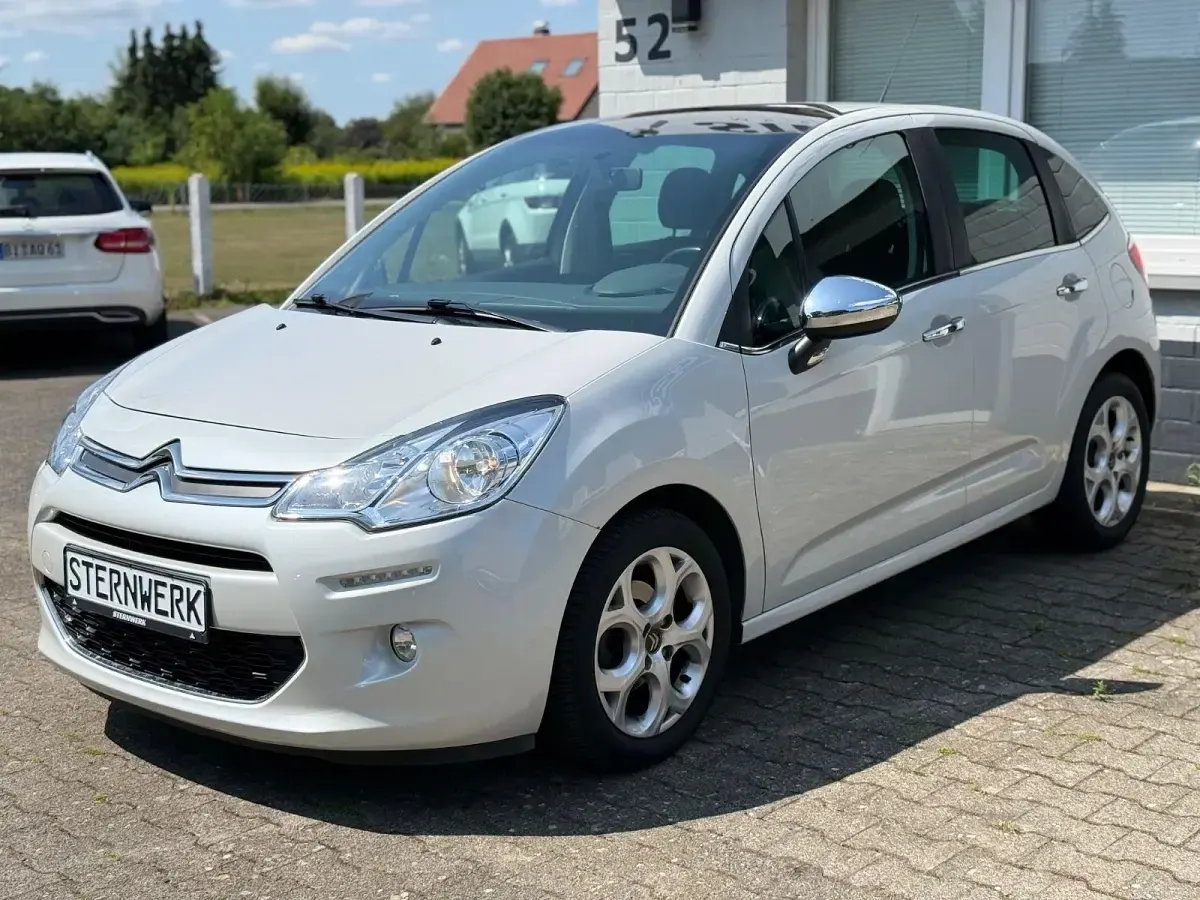 Gebraucht Citroën C3 SELECTION 82 PS (60 kW) 2014 Weiß Limousine