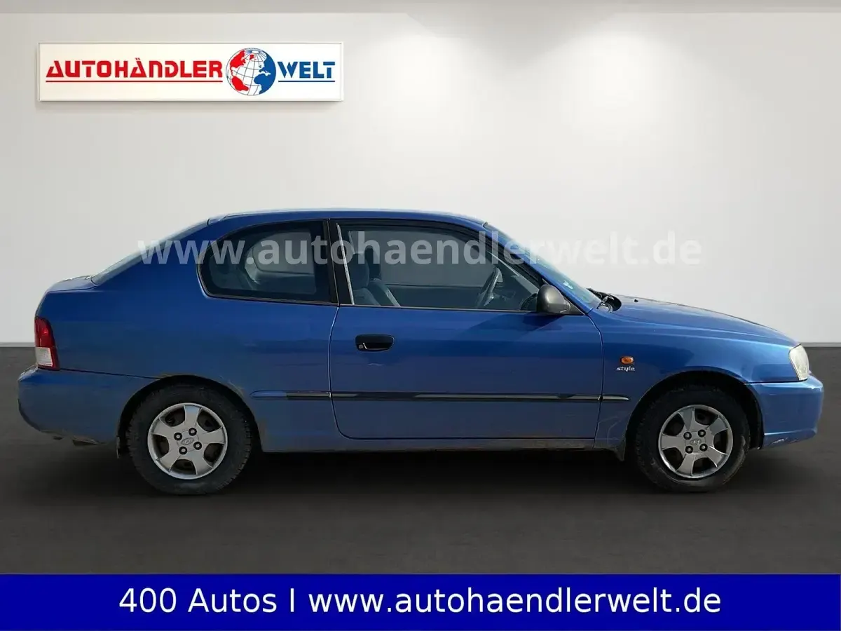 Gebraucht Hyundai Accent 86 PS (63 kW) 2002 Blau Limousine