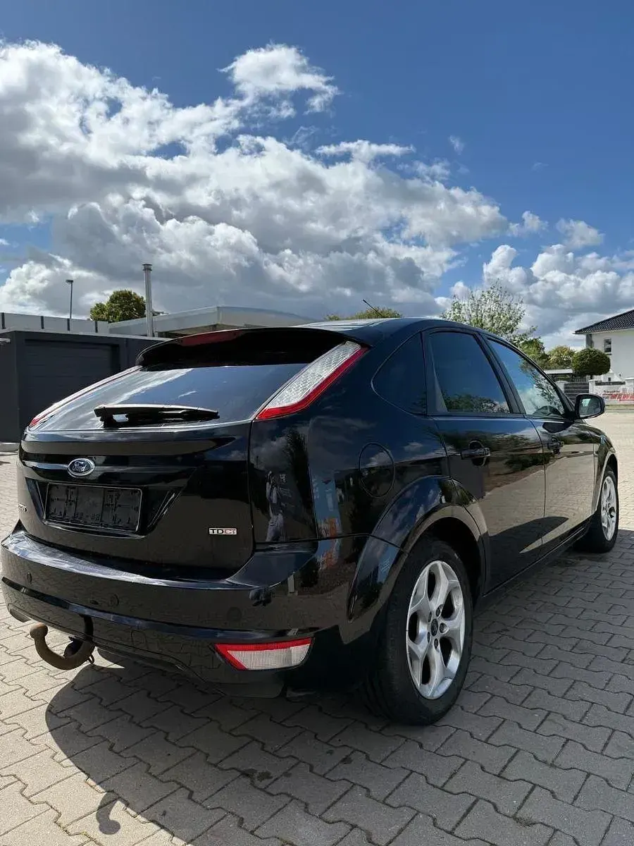 Gebraucht Ford Focus Titanium 109 PS (80 kW) 2011 Schwarz Kombi