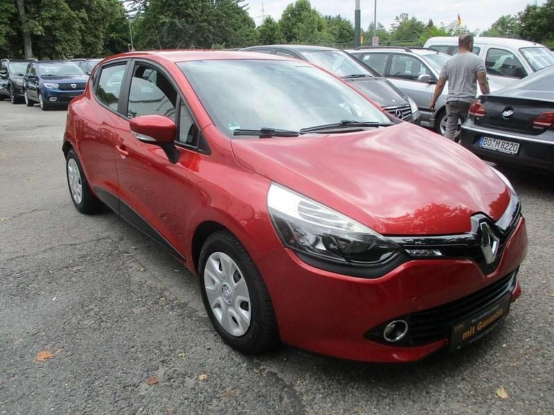 Rot Gebraucht 2013 Renault Clio IV Expression Kleinwagen | 4.950 € (Fairer Preis) - Bild 1/4