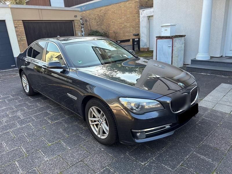 Schwarz Gebraucht 2015 BMW 730 Limousine | 13.500 € - Bild 1/4