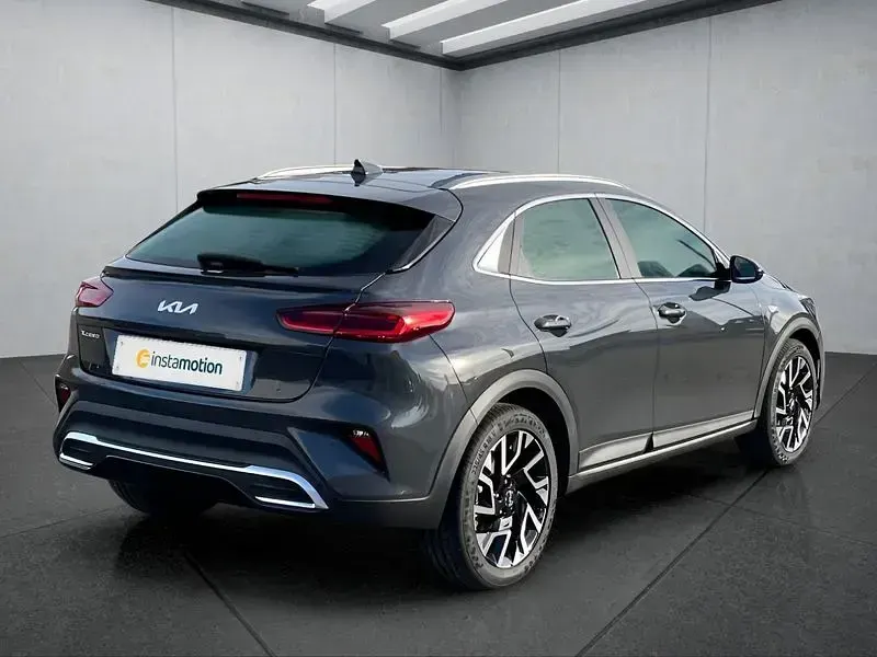Neu Kia XCeed 150 PS (110 kW) 2026 Grau SUV