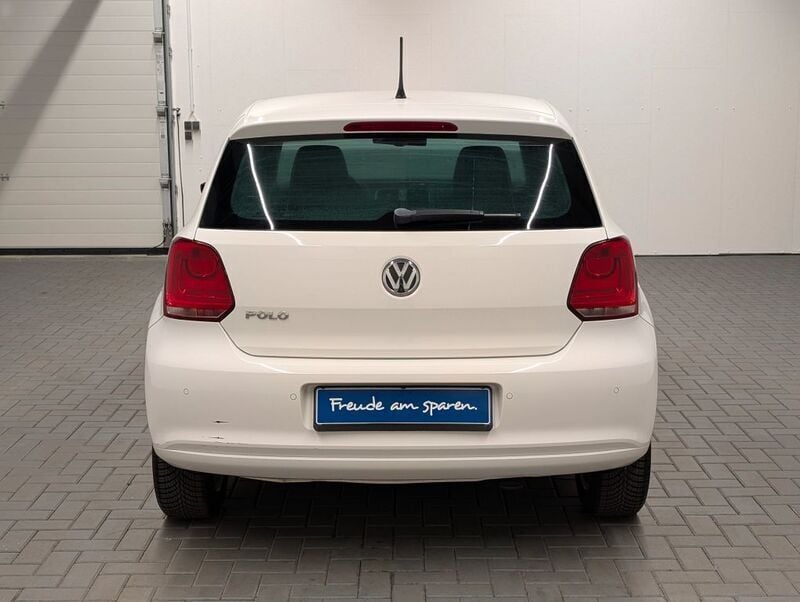 Gebraucht VW Polo Match 69 PS (50 kW) 2012 Weiß (candyweiß) Kleinwagen