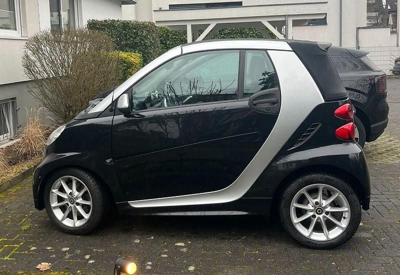 Gebraucht Smart ForTwo Cabrio 71 PS (52 kW) 2012 Schwarz Cabrio