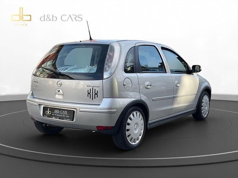 Gebraucht Opel Corsa Basis 80 PS (58 kW) 2006 Silber Kleinwagen