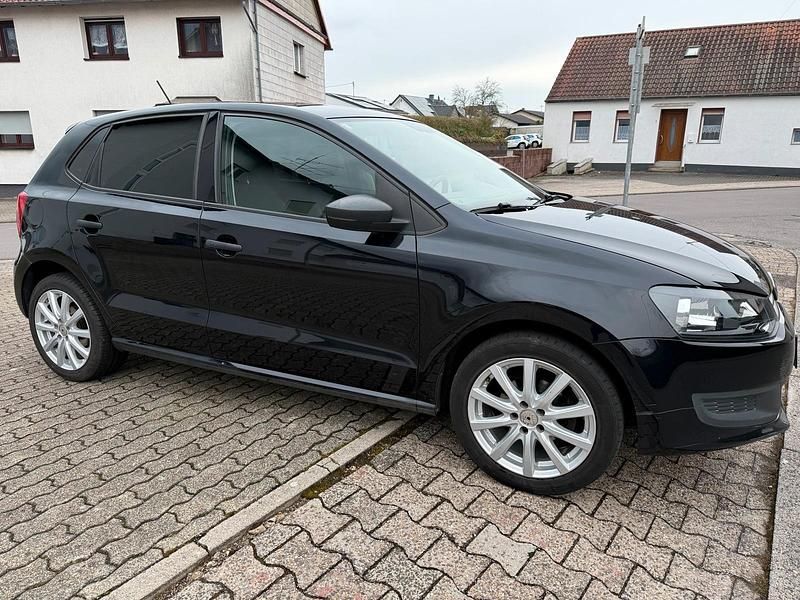 Gebraucht VW Polo Trendline 90 PS (66 kW) 2012 Schwarz Kleinwagen