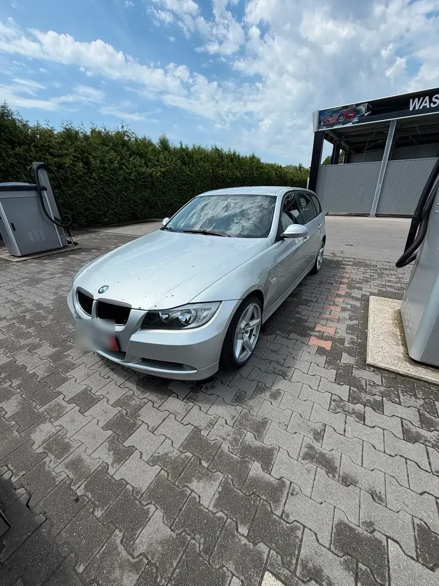 Gebraucht BMW 320 163 PS (119 kW) 2007 Grau Kombi