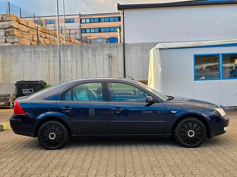 Gebraucht Ford Mondeo 145 PS (106 kW) 2005 Blau Limousine