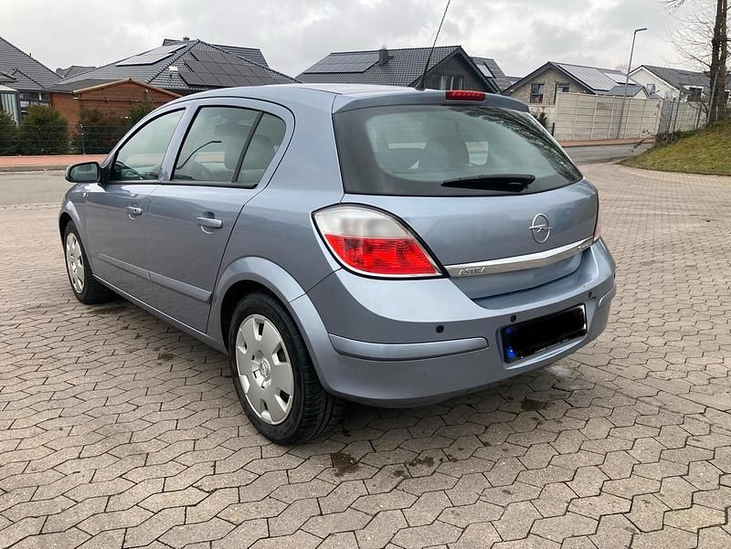 Gebraucht Opel Astra 101 PS (74 kW) 2007 Blau Kleinwagen