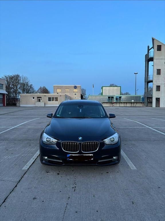 Blau Gebraucht 2010 BMW 530 Gran Turismo Limousine | 10.999 € (Fairer Preis) - Bild 1/4