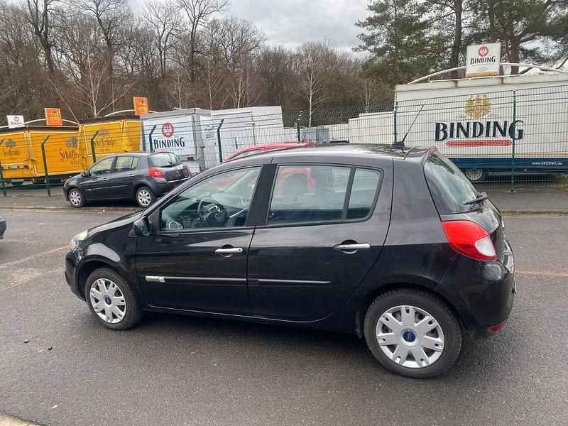 Gebraucht Renault Clio II Authentique 101 PS (74 kW) 2009 Schwarz Limousine