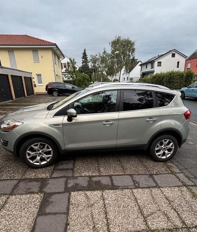 Gebraucht Ford Kuga Trend 136 PS (100 kW) 2010 Grau SUV