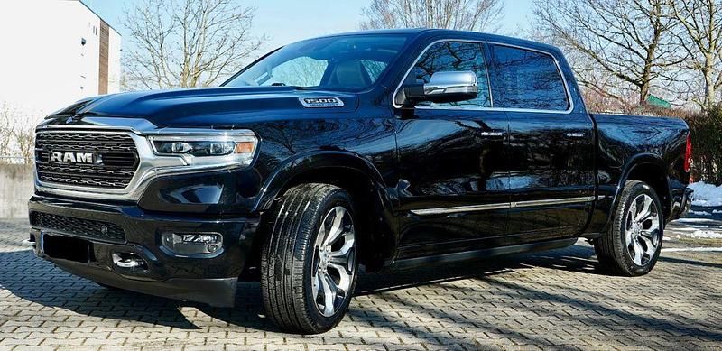 Gebraucht Dodge Ram Limited 401 PS (294 kW) 2022 Schwarz Abholung