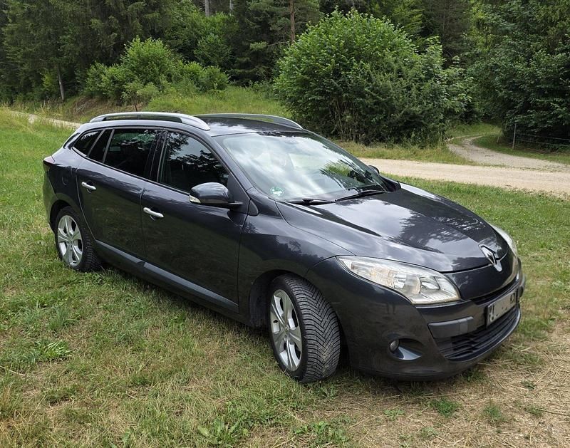 Schwarz Gebraucht 2009 Renault Mégane GrandTour Kombi | 4.500 € (Etwas zu teuer) - Bild 1/4
