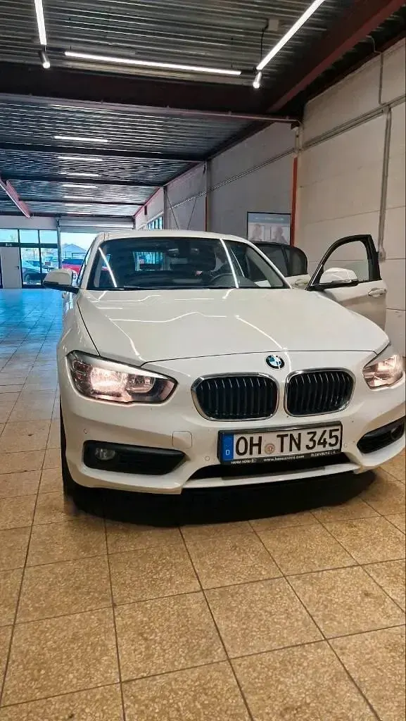 Gebraucht BMW 116 Advantage 115 PS (84 kW) 2019 Weiß Kleinwagen