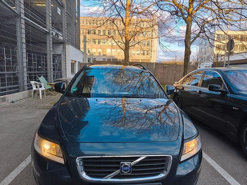 Gebraucht Volvo V50 Summum 179 PS (131 kW) 2010 Grau Kombi