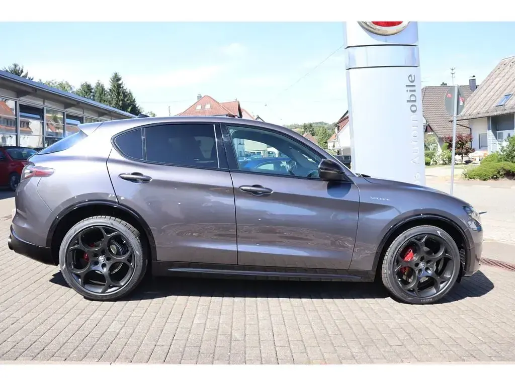 Neu Alfa Romeo Stelvio Veloce 209 PS (153 kW) 2026 Grau SUV