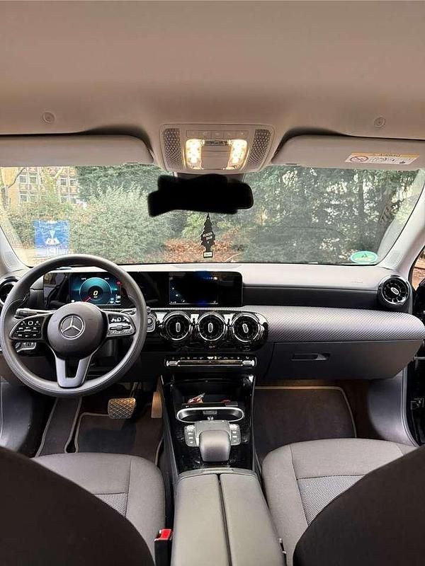 Gebraucht Mercedes A250 160 PS (117 kW) 2022 Schwarz Limousine