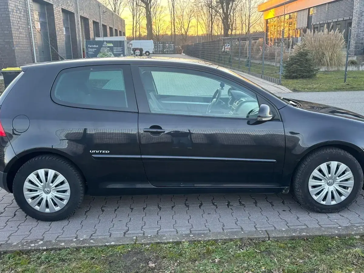 Gebraucht VW Golf VI Comfortline 80 PS (58 kW) 2008 Schwarz Kleinwagen