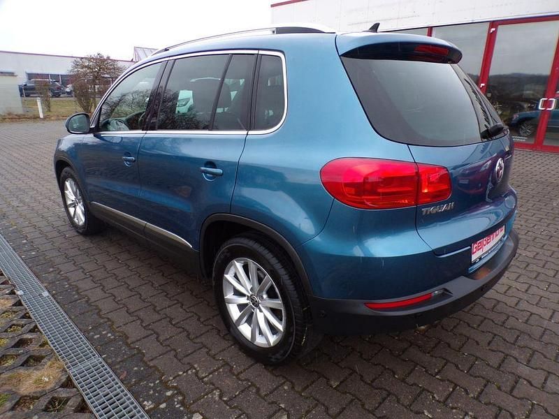 Gebraucht VW Tiguan LOUNGE 160 PS (117 kW) 2015 Blau SUV