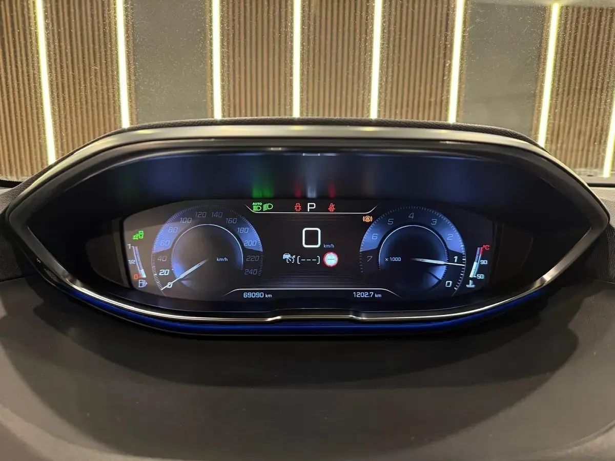 Gebraucht Peugeot 3008 Allure 181 PS (133 kW) 2019 Weiß SUV