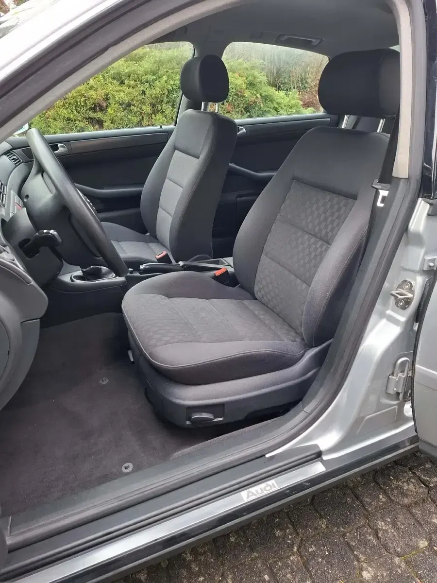 Gebraucht Audi A6 96 PS (70 kW) 2001 Silber Limousine