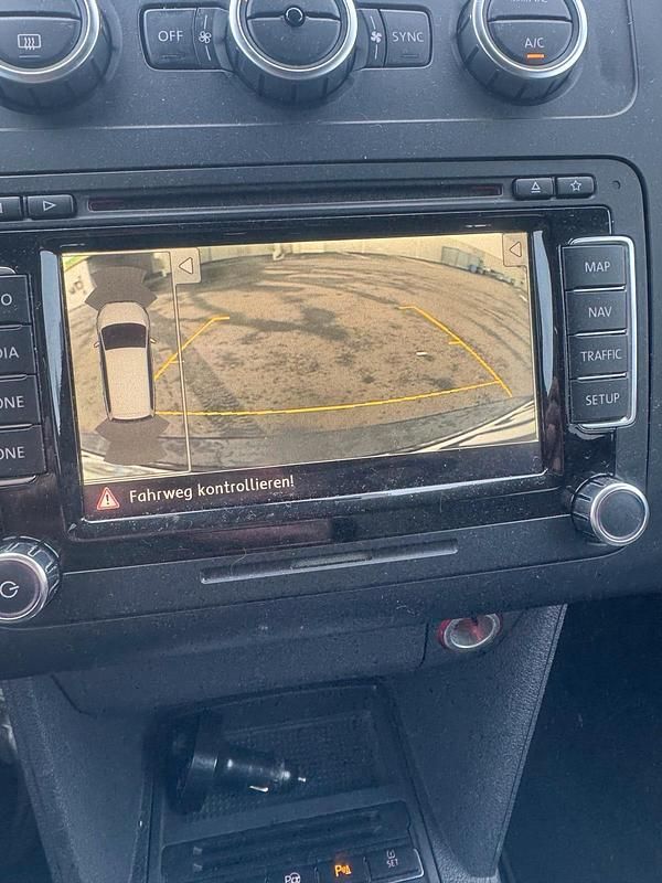 Gebraucht VW Touran 176 PS (129 kW) 2014 Schwarz Van / Kleinbus