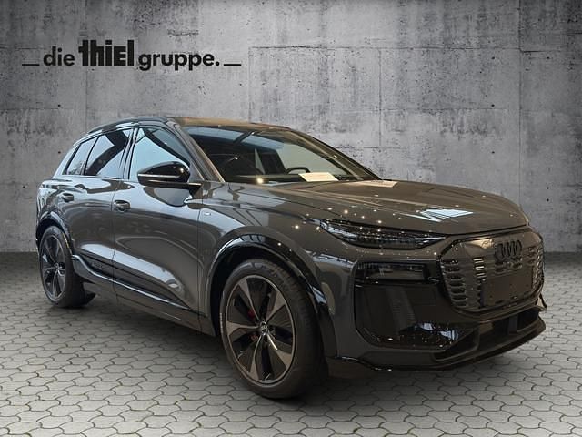 Neu Audi Q6 e-tron Edition .1 225 kW (306 PS) 2025 Grau SUV
