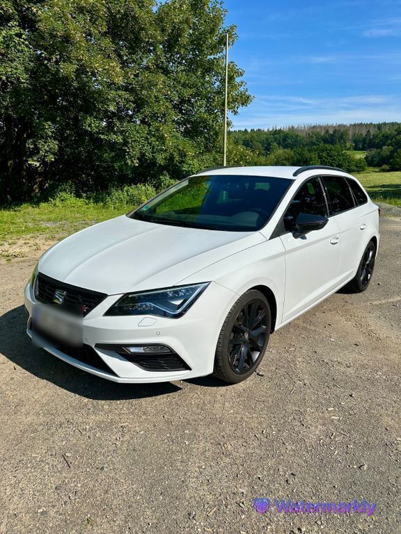 Weiß Gebraucht 2020 Seat Leon ST FR Kombi | 17.400 € (Guter Preis) - Bild 1/4
