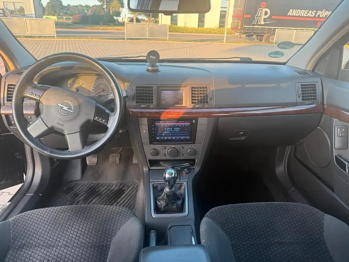 Gebraucht Opel Vectra 122 PS (89 kW) 2003 Schwarz Limousine