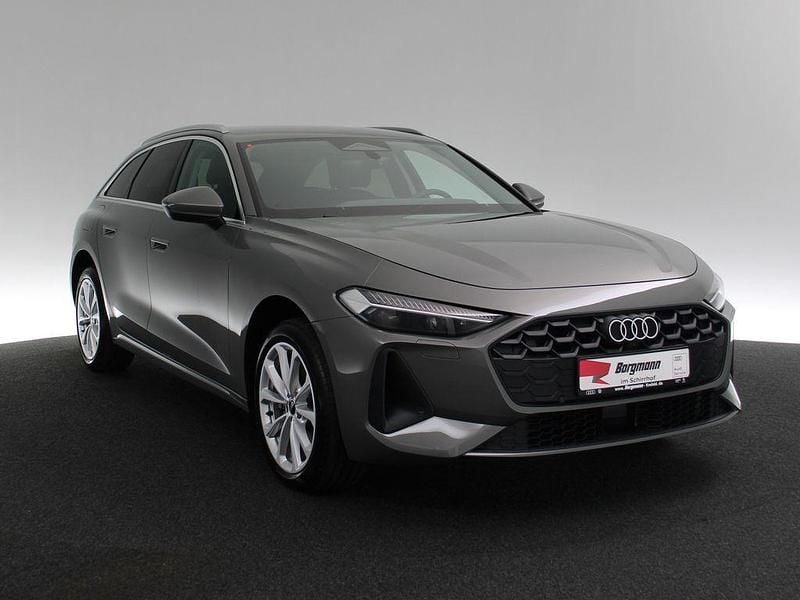 Gebraucht Audi A5 Comfort 204 PS (150 kW) 2024 Grau / chronosgrau Coupé