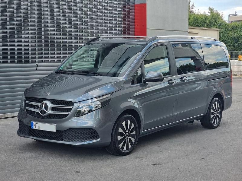 Grau Gebraucht 2023 Mercedes V250 Edition Van / Kleinbus | 52.000 € (Superpreis) - Bild 1/4