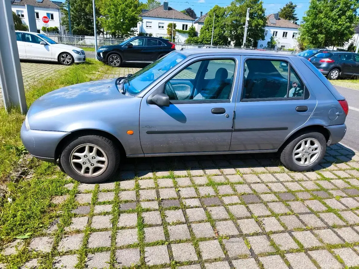 Gebraucht Ford Fiesta 1997 Silber Kleinwagen