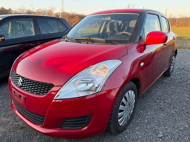 Gebraucht Suzuki Swift 94 PS (69 kW) 2012 Rot Kleinwagen