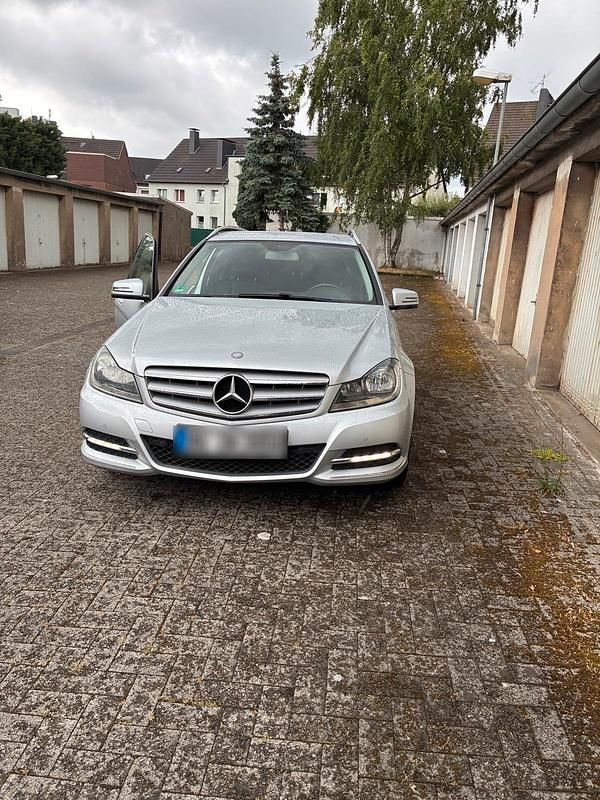 Gebraucht Mercedes C180 156 PS (114 kW) 2013 Silber Kombi