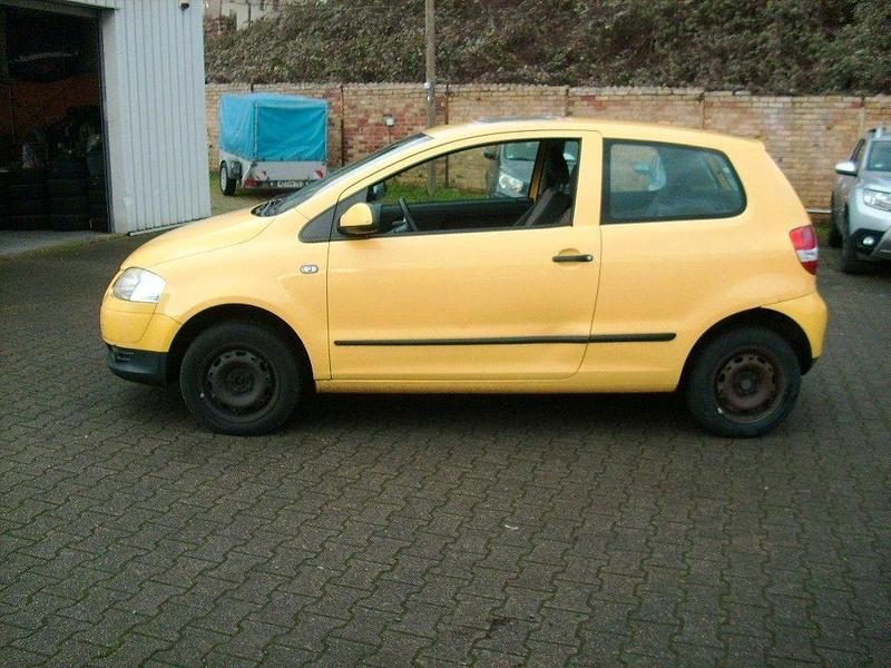 Gebraucht VW Fox 54 PS (39 kW) 2006 Gelb Kleinwagen